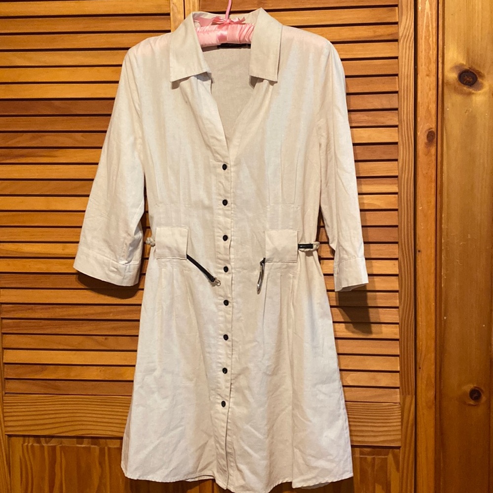 MG original Beautiful dress button front and belt around